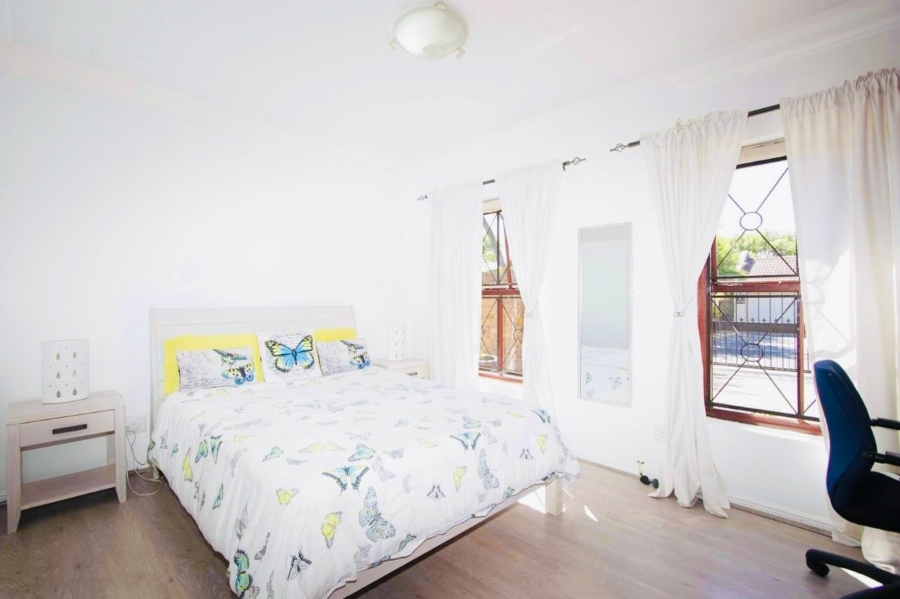 5 Bedroom Property for Sale in Parklands Western Cape